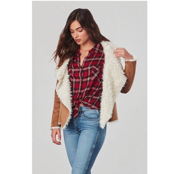 BB Dakota Jackets & Blazers - 🛍SALE🛍 NWT BB Dakota Fawn Shearling Jacket